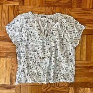 Bimba Y Lola white dotted light top great condition size M